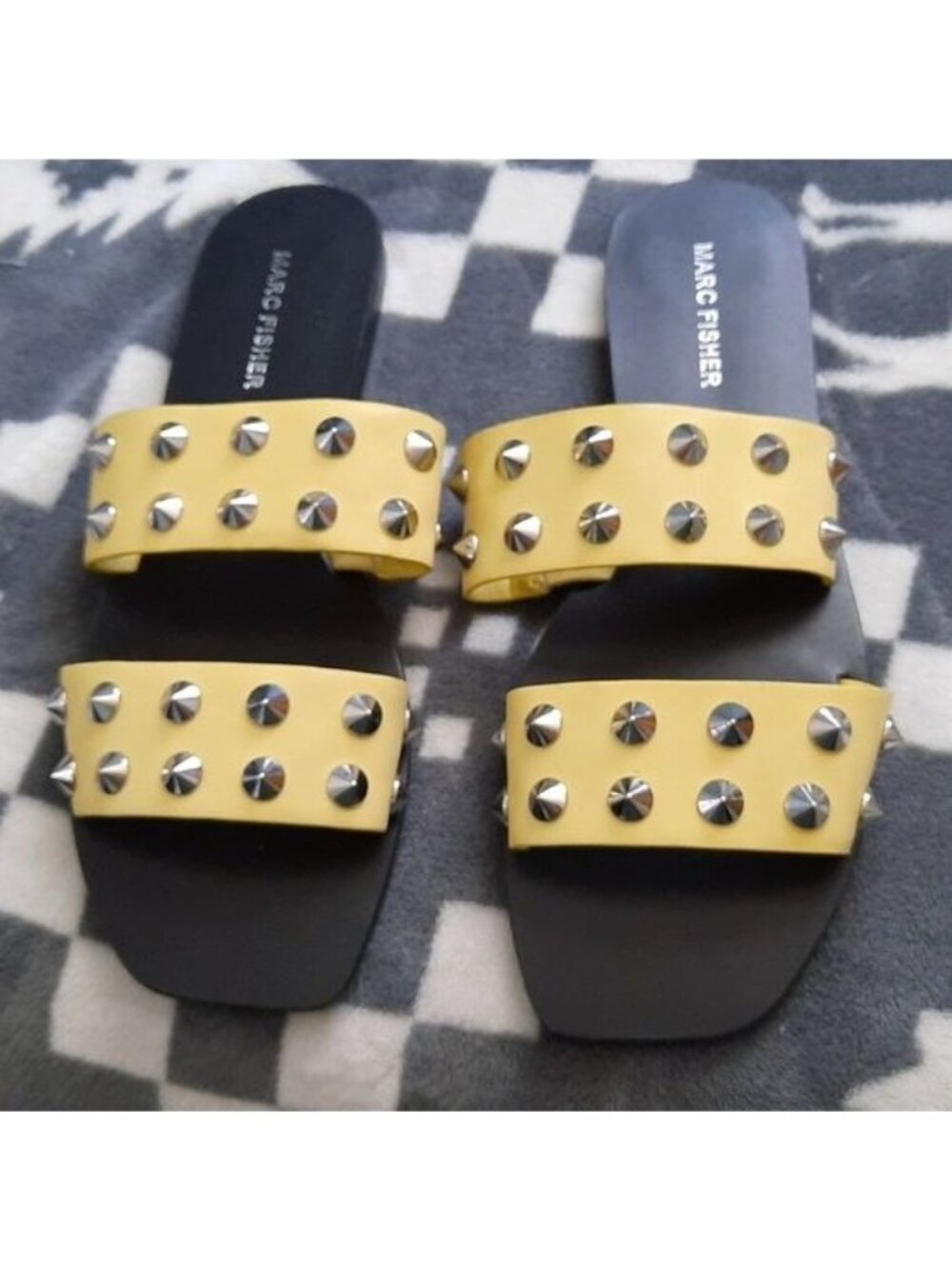 Marc Fisher Yellow Bolive Studded Slide Slip On Sandals Size 8.5